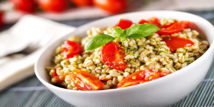 Insalata di farro e orzo